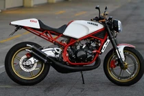 Xế cổ Yamaha RD350 hồi sinh thành chiến binh dũng mãnh