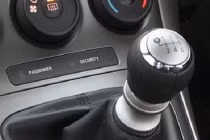 Dấu hiệu nhận biết hộp số của xe cần “khám bệnh“