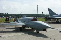 Ai đang "ăn bám" chiến tranh?