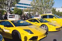 Hàng loạt siêu xe Lamborghini, Ferrari làm...taxi bình dân