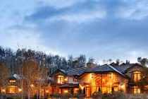 Biệt thự, nhà gỗ giá thuê “choáng vật“