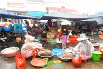 Hàng trăm tiểu thương bỗng dưng sạt nghiệp vì chủ hụi bỏ trốn