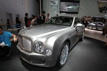 Tận mục siêu xế Bentley hybrid tại Bắc Kinh 