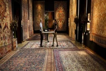 Những tấm vải hàng tỉ đồng chỉ để... nhà giàu giẫm, đạp