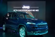 Jeep Cherokee hồi sinh với phiên bản SUV 2015 cực hầm hố