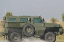 Xe quân sự khủng bán giá siêu đắt cho dân sự