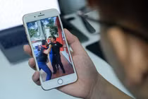 Nhân viên FPT Shop đấm khách “không trượt phát nào”