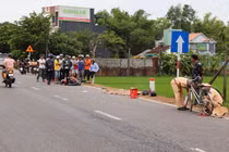 Thanh niên chạy Exciter đâm cột mốc tử vong do tránh xe đạp