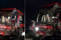 Lại 1 xe khách Điện Biên nát đầu vì tai nạn tại Hòa Bình