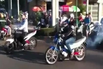 Hãi hùng cảnh “quái xế” đua xe… “mừng” ngày Quốc khánh