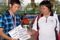 Làm rạng danh VN, Tiến Minh nhận mảnh giấy thưởng xuề xòa