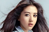  Cô bé 14 tuổi xinh như thiên thần gây sốt mạng châu Á