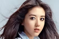  Cô bé 14 tuổi xinh như thiên thần gây sốt mạng châu Á