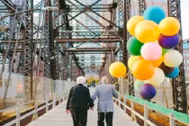 Giới trẻ trầm trồ trước bộ ảnh tình già siêu lãng mạn