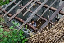 Cảm phục cô bé “Cười để sống”