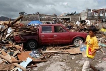 Người dân Tacloban phải uống nước biển, nước cống