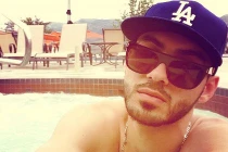 Trai đẹp bị trục xuất cực kết fan Việt