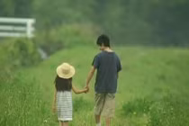 Em gái nhỏ viết thư nhắc anh “chớ vội có người yêu”