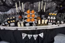 10 gợi ý trang trí bàn tiệc Halloween rùng rợn nhất
