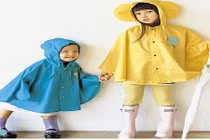 Tuyệt chiêu giặt áo mưa và ô dù sạch như mới