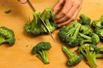 Video: Chế biến súp lơ mà không biết mẹo của nhà hàng này thì hơi phí