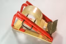 Chế dụng cụ cắt băng dính siêu tiện lợi 