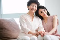 Video: Xúc động những vần thơ con dâu dành cho mẹ chồng