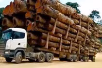 Nếm trải cảm giác đi trên những con đường lầy lội nhất hành tinh