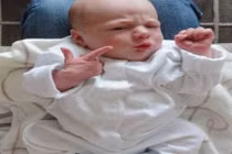 Không thể nhịn cười với 10 video hài hước nhất về bé