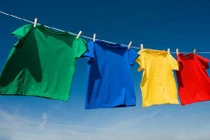 Video: 2 cách đơn giản giúp phơi quần áo không rơi khỏi móc