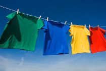 Video: 2 cách đơn giản giúp phơi quần áo không rơi khỏi móc