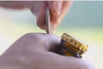 Tất tần tật cách mở bia không cần dụng cụ bật nắp