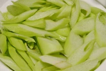 Bí quyết chọn và chế biến dọc mùng ăn không ngứa mồm