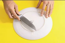 Cách mài dao bằng đĩa sứ đơn giản mà sắc không ngờ