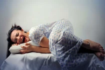 Video: Bị "bóng đè" phải làm thế nào?