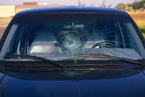 Gương, kính ô tô nứt lại lành với tuyệt chiêu này