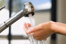 Xem video này bạn có dám lãng phí nước không?