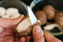 4 mẹo gọt khoai sọ không bị ngứa 