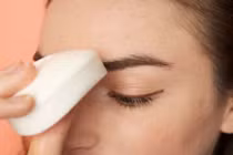 Video: Điều gì xảy ra nếu chà xà phòng tắm lên lông mày?