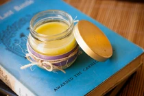 Mách bạn cách tự làm dầu tẩy trang an toàn tại nhà 