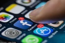 Video: Đây là lý do bạn vẫn vào Facebook của người yêu cũ