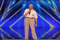 Cụ ông 82 tuổi hát rock cực sốc