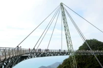 Quy trình thi công chiếc cầu xuyên qua thung lũng kì vĩ