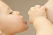 Mẹo hay cai sữa đêm siêu tốc cho con