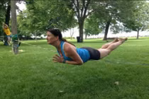 Phương pháp tập yoga hoàn toàn mới lạ bằng một sợi dây