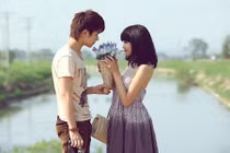 Video: Khi có “anh người yêu” bằng tuổi