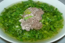 Mát ruột với canh cua nấu hoa thiên lý cho mùa hè 