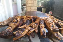 Những tác phẩm siêu sáng tạo trên gốc cây khô