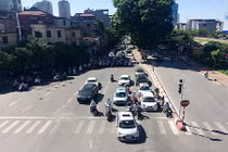 Video: Cái kết của việc dừng đèn đỏ sai cách