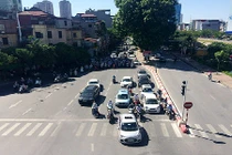 Video: Cái kết của việc dừng đèn đỏ sai cách